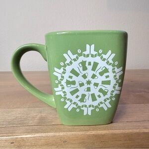 Vintage Starbucks 2004’ Holiday Green Snowflake 12 oz ceramic mug